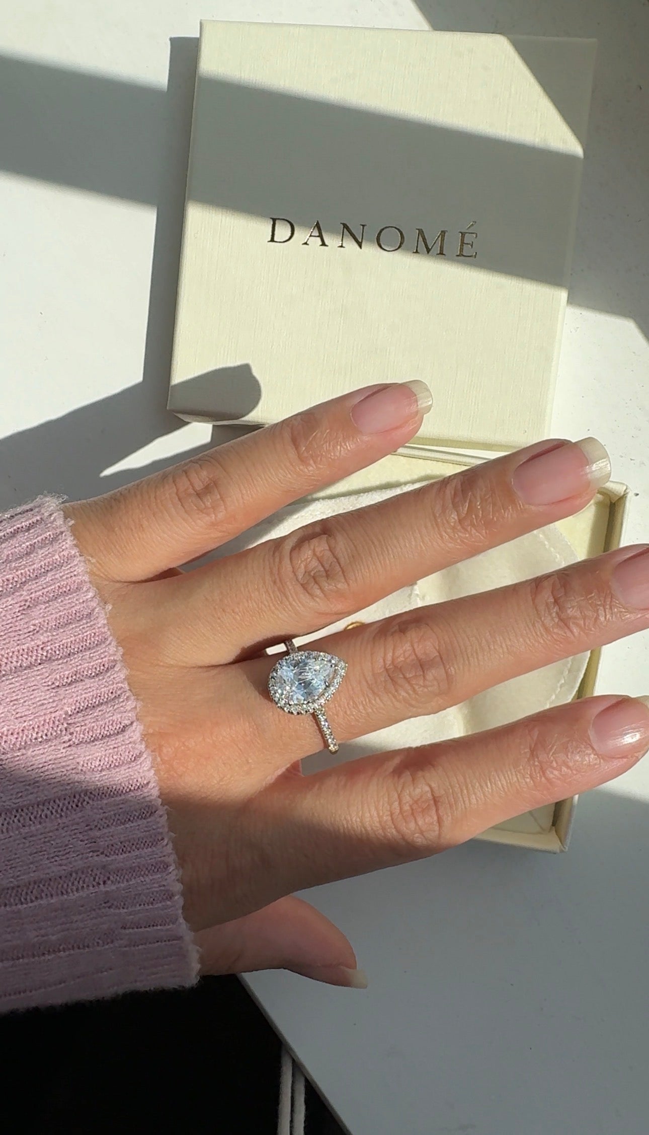 Élodie Pear Halo Ring