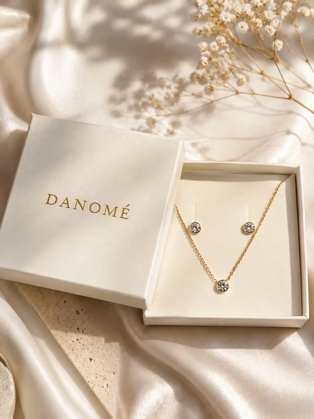 Noëlle Bezel Moissanite Necklace