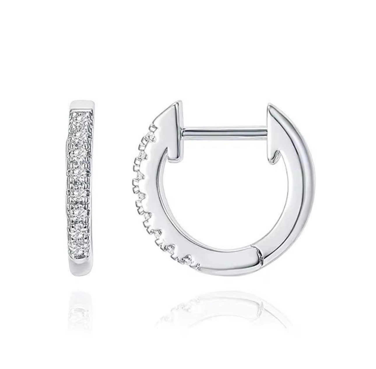 Léa Pavé Huggie Hoops