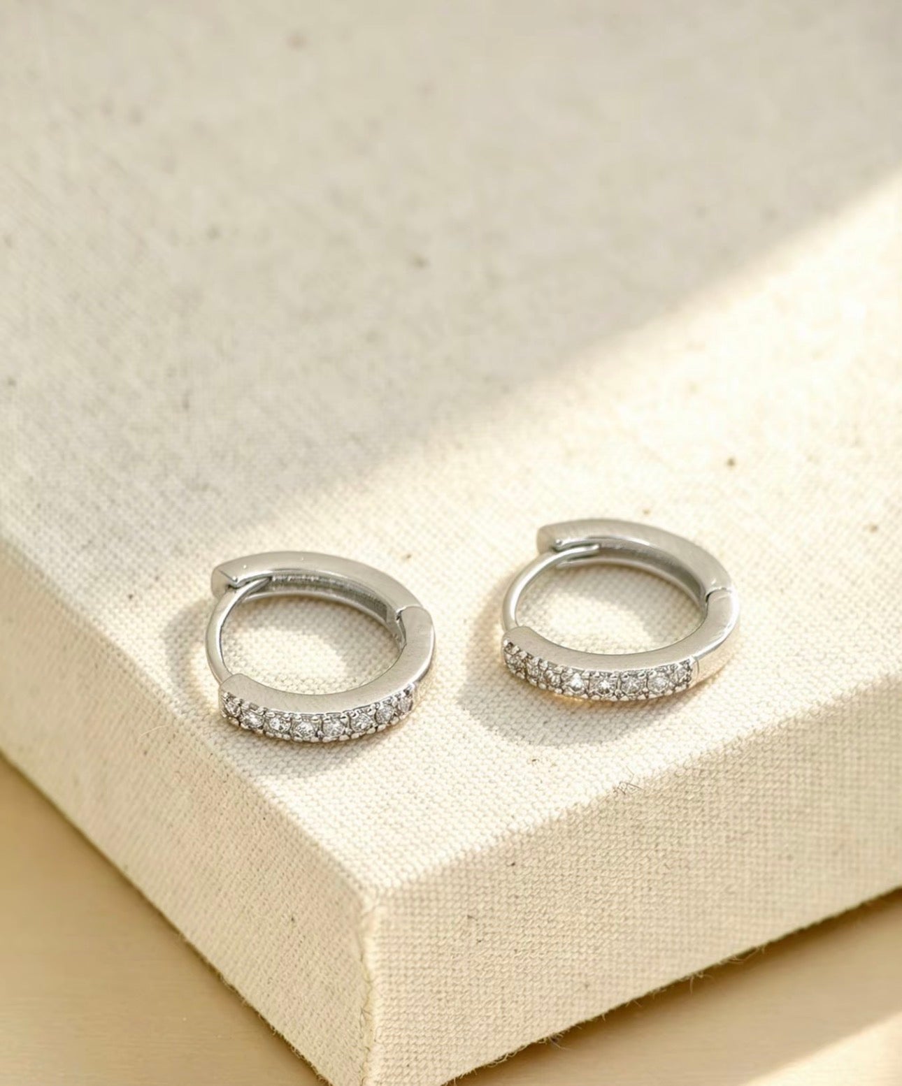 Léa Pavé Huggie Hoops